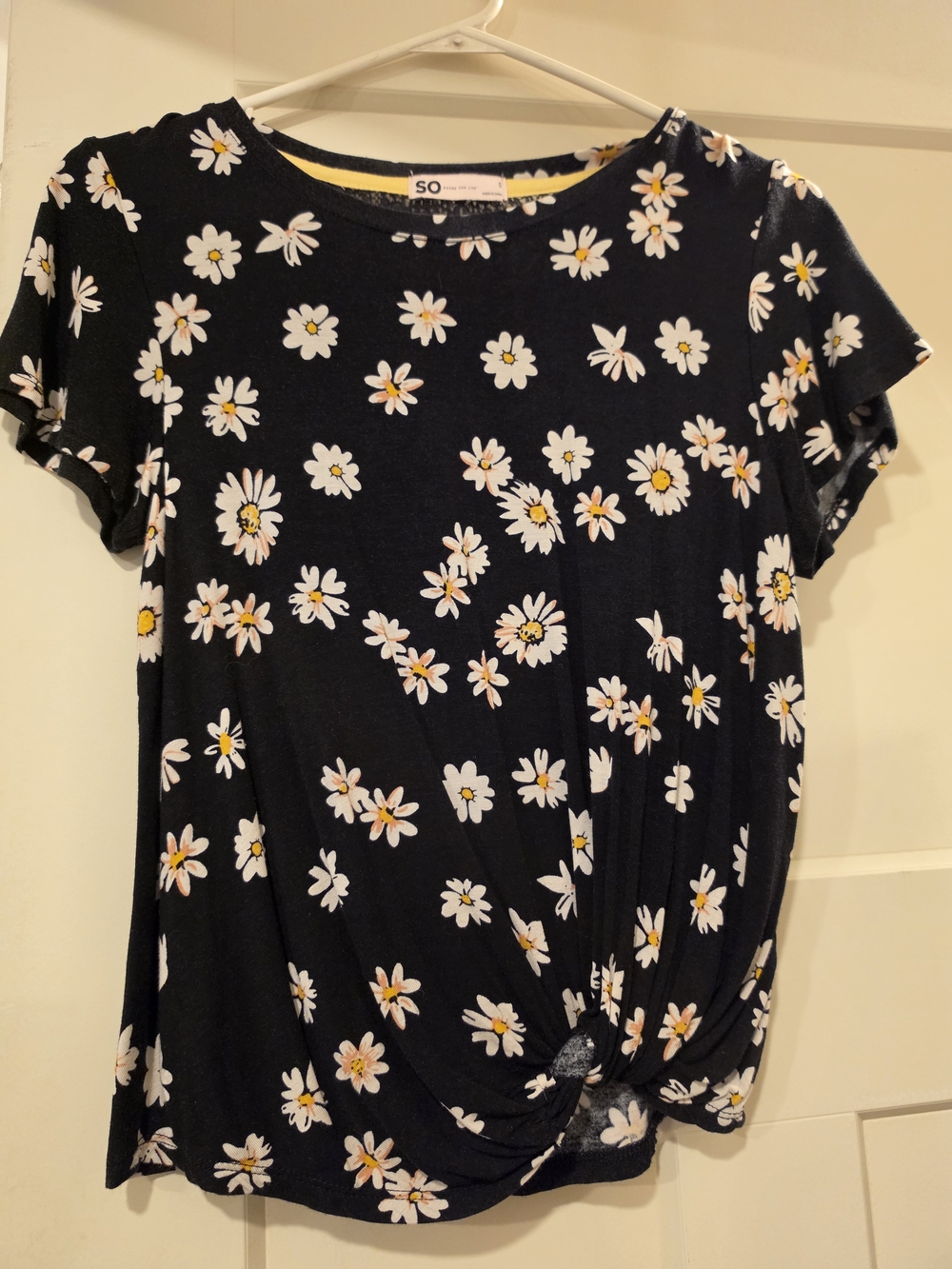 SO Black Daisy Print Short Sleeve Knot Top